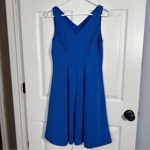 Ann Taylor Petite sz 2P blue slvless dress, v-neck swingy, flowy, feminine
